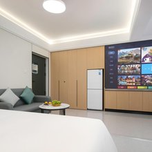 云游酒店(长沙万家丽广场地铁站杨帆夜市店)