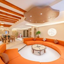 简爱jane Eyre设计师酒店(汕头高铁站珠江路美食街店)