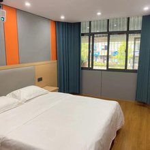 云朵酒店(武汉唐家墩地铁站店)