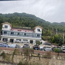 三峡之颠黄妹子农家乐