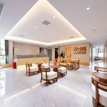 登巴客栈(上海华发路华泾镇店)