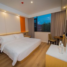 杰鑫隆酒店