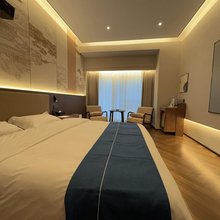 宝丽酒店(新乡宝龙广场店)