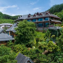 西双版纳寨子里傣院
