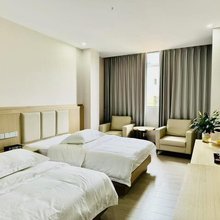 镇沅盈益酒店