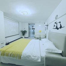 都市驿家影院公寓(南京江宁东大九龙湖校区地铁站店)