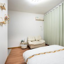 绘心小筑民宿(武汉纺织大学外经贸学院湖北美术学院藏龙岛校区店)