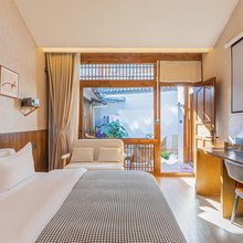 楠驿·Flower花园主题resort度假美宿(丽江古城店)