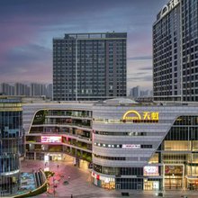 美荟GM酒店(德思勤广场汇金天虹商场店)