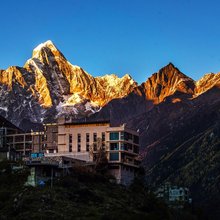 四姑娘山星山月影·悬崖民宿(长坪沟景区店)