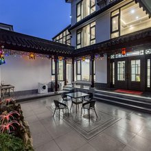 奕沁居民宿(西山风景区店)