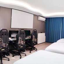 巅峰电竞酒店(如皋大润发店)