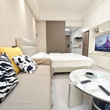 和悦千里·Luxury·公寓(二江寺地铁站店)