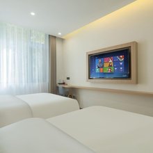 Hello酒店(省人民医院黄雁村地铁站店)