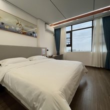 祥龙酒店(覃塘区人民医院店)