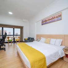 佛山港隆创酷电竞公寓