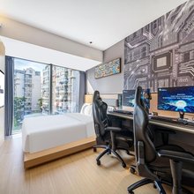 ReMAX热麦星球电竞酒店(来福士外滩店)