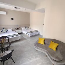 广龙小镇旅途驿栈(抚仙湖星光夜市店)