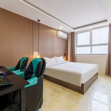 未来舱电竞民宿(三桥地铁站店)