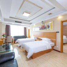 格林豪泰酒店(桂林临桂金山广场步行街店)