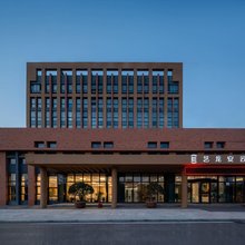艺龙安云酒店(青岛工程职业学院红岛高铁站店)