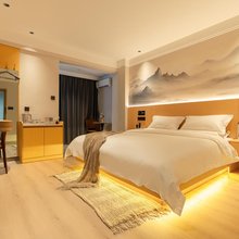 瑷朵酒店(建水古城朝阳楼建水小火车店)