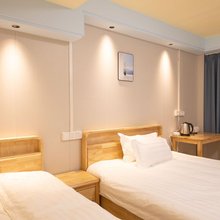 心漫意筑长鹿总店客栈(莲汽线分店)