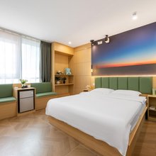 梧桐逸居民宿(南京新街口地铁站店)