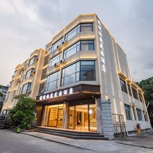雅悦柏庭花园酒店(芒市广场机场店)