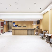 青雨酒店(北京中关村大钟寺地铁站店)