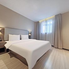 莱怡酒店(昌吉路安亭地铁站店)