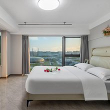 忠信·巨幕影院公寓(杭州客运中心四季青服装大市场店)