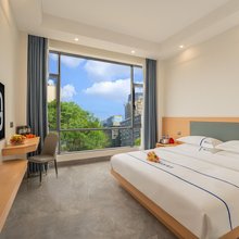 凯瑞酒店(临沧市人民医院新院店)