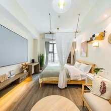 慢里·Loft·智选民宿(洛阳火车站店)