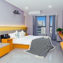 睿晖民宿(郑州中原万达保利心语店)