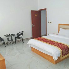 凯里江边旅社
