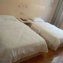 东兰曲美便捷酒店