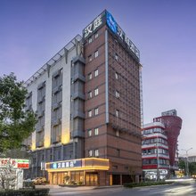 汉庭酒店(上海梅陇万辉国际广场店)