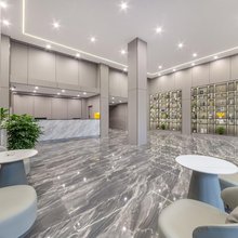 湛鸿假日酒店