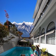 屿·时见｜以山泳池度假民宿(大理古城店)