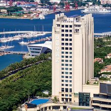 海口滨海大道西秀海滩亚朵酒店