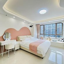 沐初民宿(冰雪大世界世茂大道地铁站店)