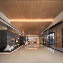 丹东火车站鸭绿江断桥亚朵酒店