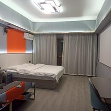 逸枫玖居民宿(武汉体育中心经开万达广场店)