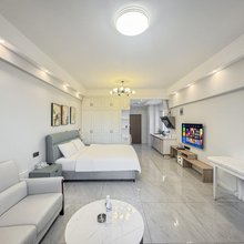 锦悦观影民宿(龙门高铁站宝龙广场店)