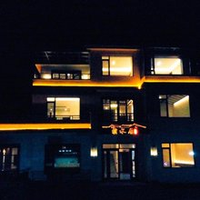 云水居民宿(张家界高铁西站店)