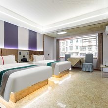海兰云天假日精选酒店(鄂州南浦国际广场店)
