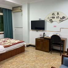兴文爽吧商务酒店
