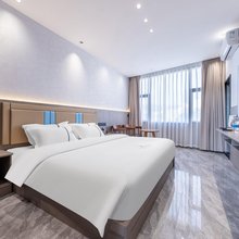 悦乐假日酒店(西昌旅游集散中心店)