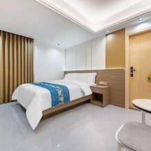 炜羽纳公寓